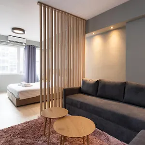 https://tsimiski-double-suites-8.hotelschalkidiki.net
