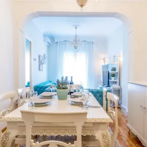 https://apt-acropolis-deluxe-apt.hotelschalkidiki.net